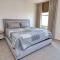 Luxury Condo Top Floor 3 King Beds - Lincoln