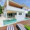 Poolside Tropical Tranquility on Flagstaff Hill
