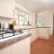 Bosun Cottage - Boutique retreat on the beach