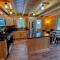 31R Brand new log home on quiet side street in Bethlehem, close to Main Street! 20 min to skiing
