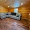 31R Brand new log home on quiet side street in Bethlehem, close to Main Street! 20 min to skiing - بيثليهيم