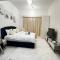 Elegant Marina View Studio King Bed