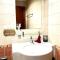 Elegant Marina View Studio King Bed