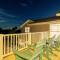 Bay Dreamin! Walk to the Beach, Pier, & Pine Ave! Heated Pool!