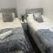 5 bed, 5 bath New refurbishment for 2024. Sleeps 16, 60 yds beach & harbour