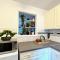 1 Bed - Sleeps 4 - Parking - 15 mins Gatwick