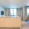2 Bed WITH OPEN BALCONY RIVER VIEW!