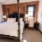 Speakeasy King Suite (Rm1)
