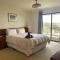 Pelican Retreat - corporate / tradie / family - White Sands