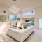 BnB Hyperion - Luxurious 5B Home w Pool & Lounge - ميامي