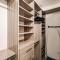 BnB Hyperion - Luxurious 5B Home w Pool & Lounge - ميامي