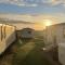 Jules Holiday Caravan