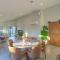 Quiet & Warm House Parking Sleeps 7, 19 mins from CHC airport