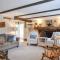 Great Home with Game Space Close to Baech