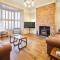 Host & Stay - Emerald Beach House