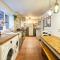 Host & Stay - Emerald Beach House