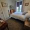 Briar Cottage Guest Suite in Norwood Green, Halifax - Halifax