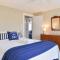 Minutes to Nantucket Sound Beaches
