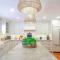 Close to Dtwn Nantucket! Group Getaway with Patio
