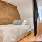 Golden Cross // Typical old Quebec appartement
