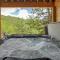 Valley Vista Lodge Hot Tub Shuffleboard Darts BBQ