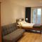 Stylish flat in central Tenby & free parking