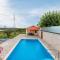 Stylish villa with swimming pool and garden - Ceppi