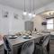 Beautiful Spacious four bedroom house with parking for 2 cars, 5 minute walk to southend station