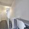 Beautiful Spacious four bedroom house with parking for 2 cars, 5 minute walk to southend station