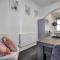 Beautiful Spacious four bedroom house with parking for 2 cars, 5 minute walk to southend station