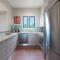 Hill Apartment No.6 - Stunning Coral Sea Views