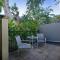 Cassowary Villa 1 - Short Walk to Beach and Town