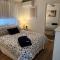 Peaceful Getaway - Stylish, Newly Updated House