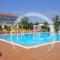Lovely 2 Bedroom Family Apartment w/ Pool