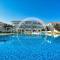 Lovely 2 Bedroom Family Apartment w/ Pool