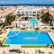 Lovely 2 Bedroom Family Apartment w/ Pool