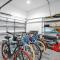 Spacious home 1/2 mile to beach - Bikes - Fire Pit Table - Beach Gear - Infinity Table