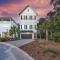 Spacious home 1/2 mile to beach - Bikes - Fire Pit Table - Beach Gear - Infinity Table - Inlet Beach