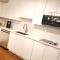 JESIS NEW HOUSE, Self Enter 2BR, Whole Suite, Close to White Rock Beach & US Border