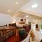 The Condo - A Spacious Villa Near Beach and Town