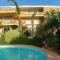 Pool Side Cottage, sleeps 2, Views and pool! - Kapkaupunki
