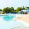 Bungalow charmant près d'Onzain avec piscine partagée - 翁赞