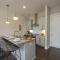 Luxury four-story Home with Rooftop views, 10min to Downtown! Sleeps 12! - ناشفيل