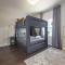 Luxury four-story Home with Rooftop views, 10min to Downtown! Sleeps 12! - ناشفيل