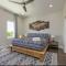 Luxury four-story Home with Rooftop views, 10min to Downtown! Sleeps 12! - ناشفيل