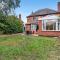 Birmingham Gem-Stylish 5 Bed house near NEC, BHX, HS2 - Huge Parking & Fast WiFi! - Kingshurst