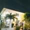 The PoolSide Pad- 5 mins from Airport & Beaches