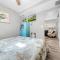 Searenity Stand Alone 2 bed 1 bath Beach Cottage