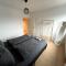 LOOT LARGE /Stadtrand /Parkplatz