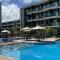 Apt com duas garagens com vista p piscina D002